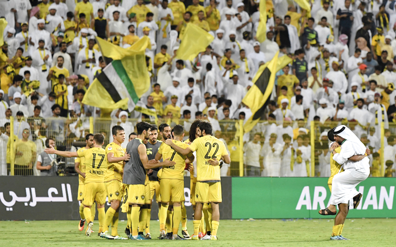 الوصل يسعى للحفاظ على صدارة الدوري من بوابة الجزيرة. تصوير: أسامة أبوغانم