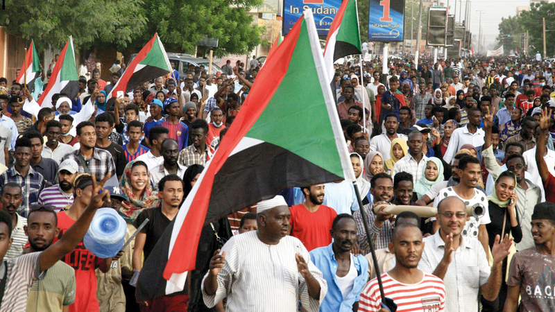 «الحرية والتغيير» كسبت الشارع.. وضغطت بالتظاهرات المليونية على المجلس العسكري.  غيتي