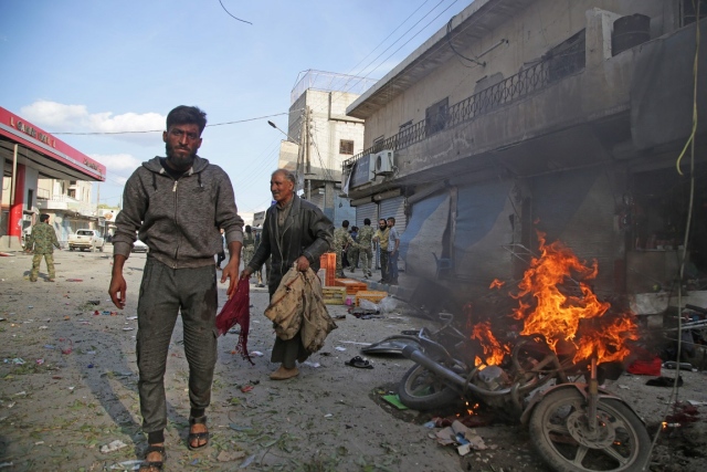 انفجار سيارة مفخخة بسورية ومقتل 8 أشخاص - الإمارات اليوم