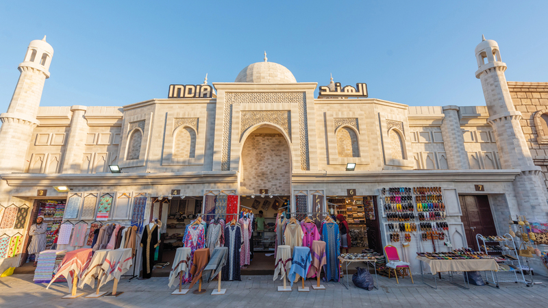 يتميز الجناح الهندي بالتعريف بالأكلات التي يشتهر بها المطبخ الهندي من خلال عروض الطبخ الحية أمام الزوار. من المصدر