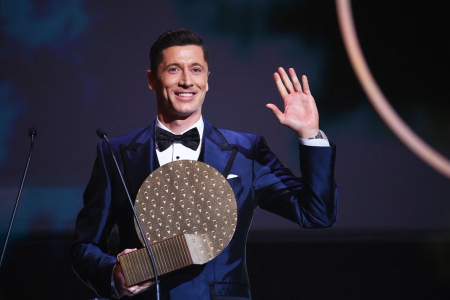 Lewandowski Wins Player Of The Year Award At Ballon D Or Teller Report