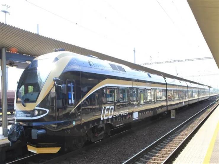 [HIGHLIGHTS] The arrival of the first train carrying refugees from ...