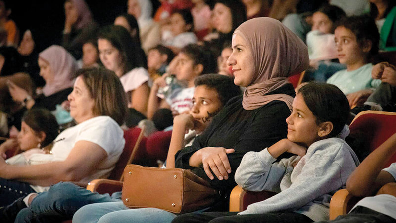 جمهور المسرح الفلسطيني تعترضه حواجز الاحتلال. الإمارات اليوم