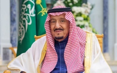 الصورة: ولي العهد السعودي يطمئن الجميع على صحة الملك سلمان