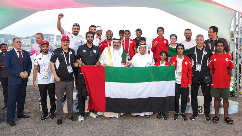 ‏منتخب الشراع الحديث يحتفل بالإنجاز.  من المصدر