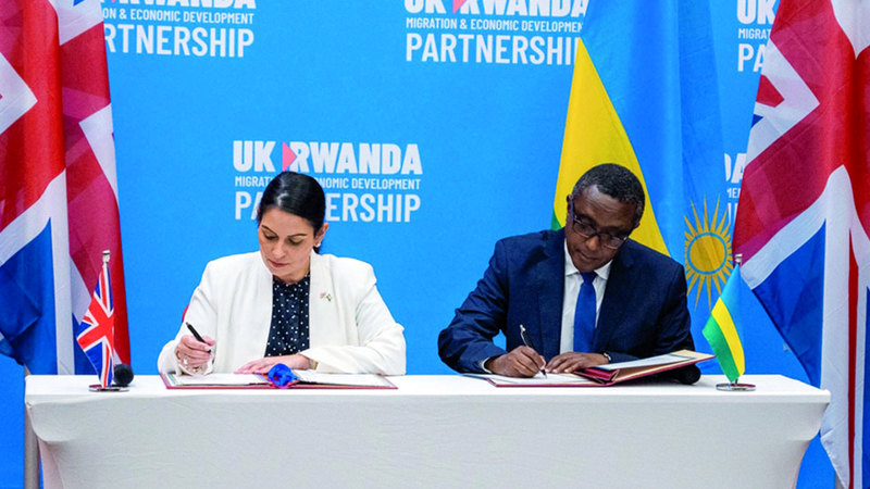 بريطانيا أبرمت اتفاقاً مع رواندا يسهّل ترحيل اللاجئين. أرشيفية