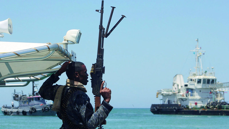 القرصنة تشكل تهديداً للشحن الدولي والتجارة وسلامة البحارة. أرشيفية