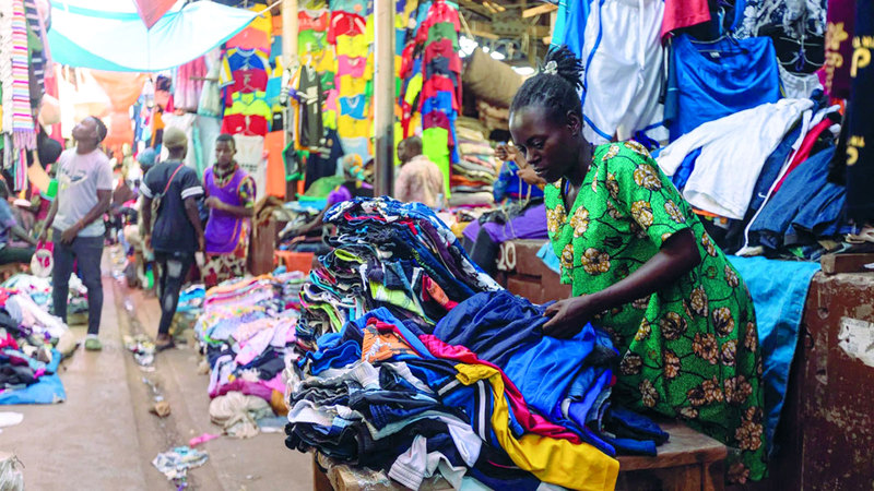 الملابس المستعملة توفر سوقاً مهمة في شرق إفريقيا. من المصدر