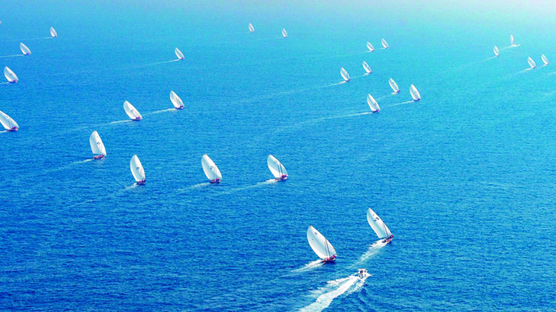 ينطلق، اليوم، في أبوظبي، سباق غناضة للمحامل الشراعية فئة 60 قدماً، بمشاركة 90 محملاً على متنها أكثر من 2000 من النواخذة والبحّارة.