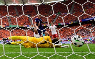 الصورة: لاعب بديل يمنح هولندا فوزا قاتلا على بولندا في كأس أمم أوروبا