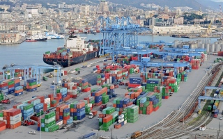 الصادرات الإيطالية ترتفع 10.7 % في أبريل الماضي