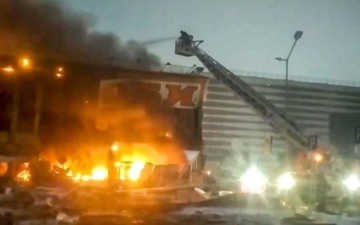 الصورة: روسيا.. قتيلان على الأقل في حريق ضخم قرب موسكو