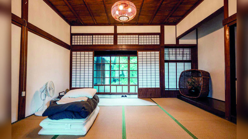 فندق ياباني تقليدي استصلحه مستثمر من منزل شاغر. أرشيفية
