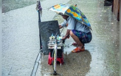 الصورة: أحداث وصور.. موسم الأمطار في بنغلاديش يزيد من معاناة الناس