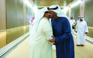 الصورة: رئيس الدولة يودّع عاهل البحرين في ختام زيارته للإمارات