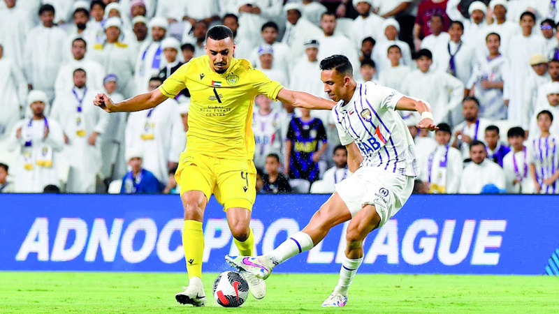 الوصل والعين في صدارة الترشيحات للفوز بلقب الدوري. من المصدر