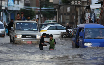 الصورة: 41 قتيلاً ومفقوداً جراء السيول الكارثية في اليمن وتدمير مئات المنازل