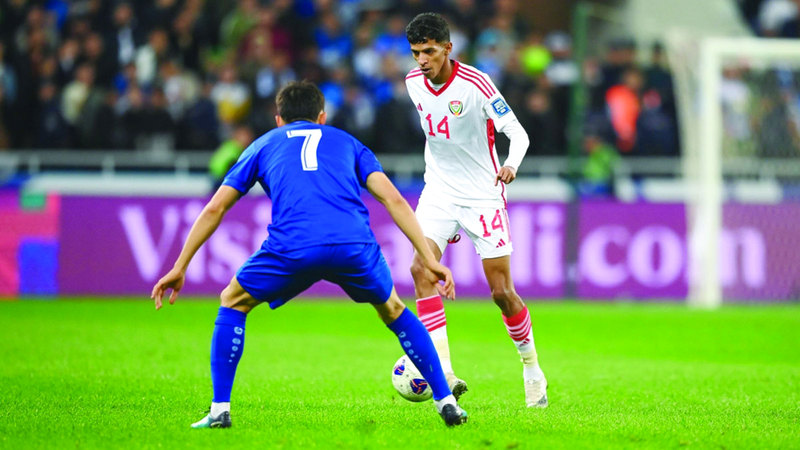 لاعب المنتخب عبدالله حمد خلال مباراة أوزبكستان في طشقند. من المصدر