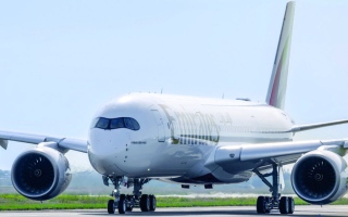 الصورة: «طيران الإمارات» تتسلّم أولى طائرات «إيرباص A350»