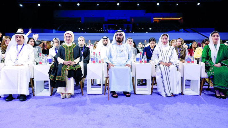 محمد بن راشد  خلال حضوره الافتتاح الرسمي لمنتدى المرأة العالمي - دبي 2024. من المصدر