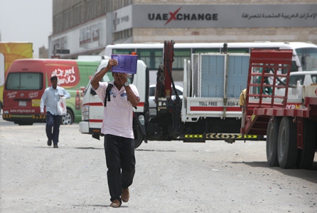 غبار وأتربة في الأجواء سببتها الرياح الجنوبية-تصوير:أشوك فيرما وتشاندرا بالان