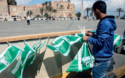 «الساحة الخضراء» سابقاً و«الشهداء» حالياً في طرابلس تحولت إلى مرسم. 	 أ.ب