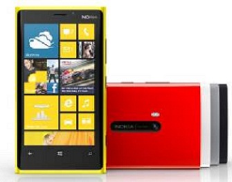 يعتبر "Lumia 920" أول هاتف يستخدم تقنية "PureView". الإمارات اليوم