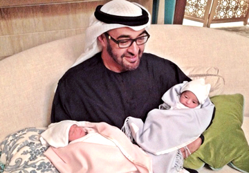 محمد بن زايد مع حفيديه - محليات - أخرى - الإمارات اليوم