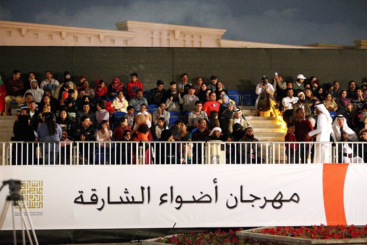 سلط مهرجان أضواء الشارقة 2014، الذي انطلق في السادس من الشهر الجاري، الضوء على 12 صرحاً ومعلماً سياحياً ليعكس التراث الثقافي العريق للإمارة - الصور بعدسة أشوك فيرما / مصطفى قاسمي