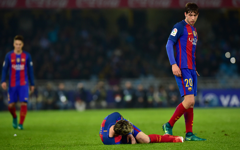 برشلونة تعادل مع سوسييداد 1-1 قبل مواجهة ريال مدريد. أ.ب