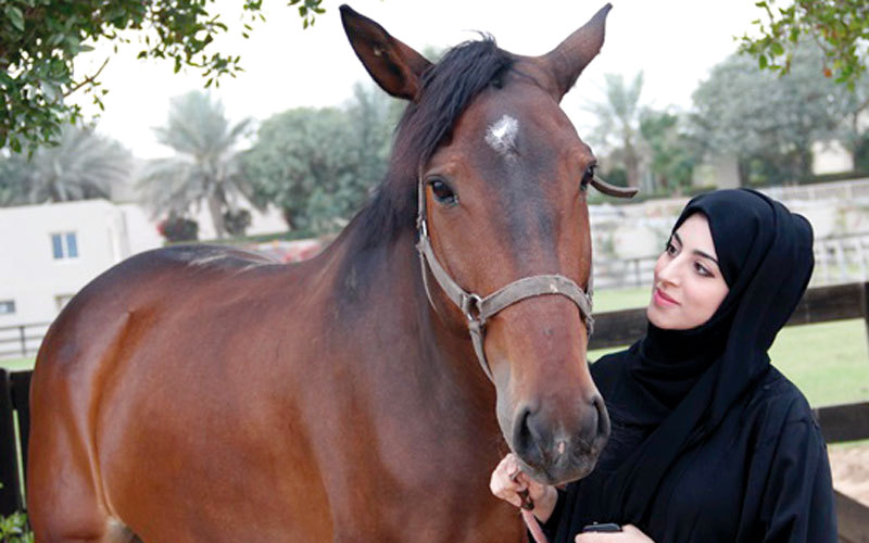 بدأت رقية ركوب الخيل بعمر الـ15. تصوير: مصطفى قاسمي