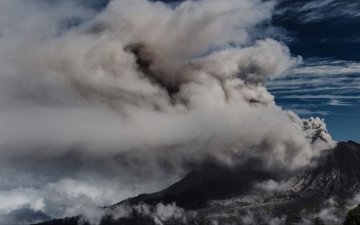 الصورة: بعد رصد نشاط بركاني.. رفع حالة التأهب في جزيرة ايطالية